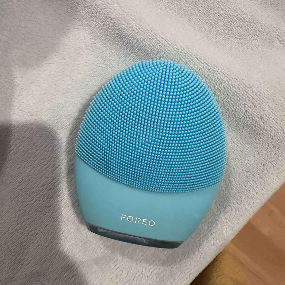 FOREO Aqua Blue Skincare Device